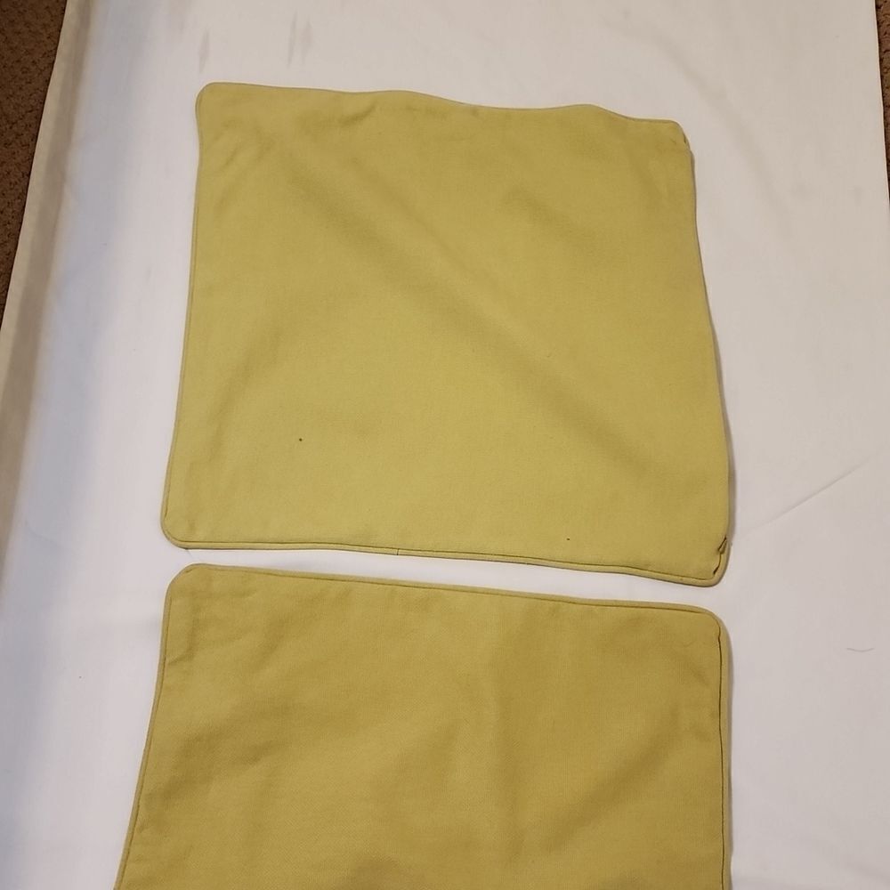 3 Pottery Barn‎ throw pillows coves 18x18”